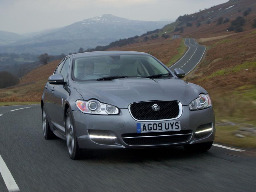 Jaguar XF Diesel S Option Pack 2010 года  (UK) (фото 10 из 13)